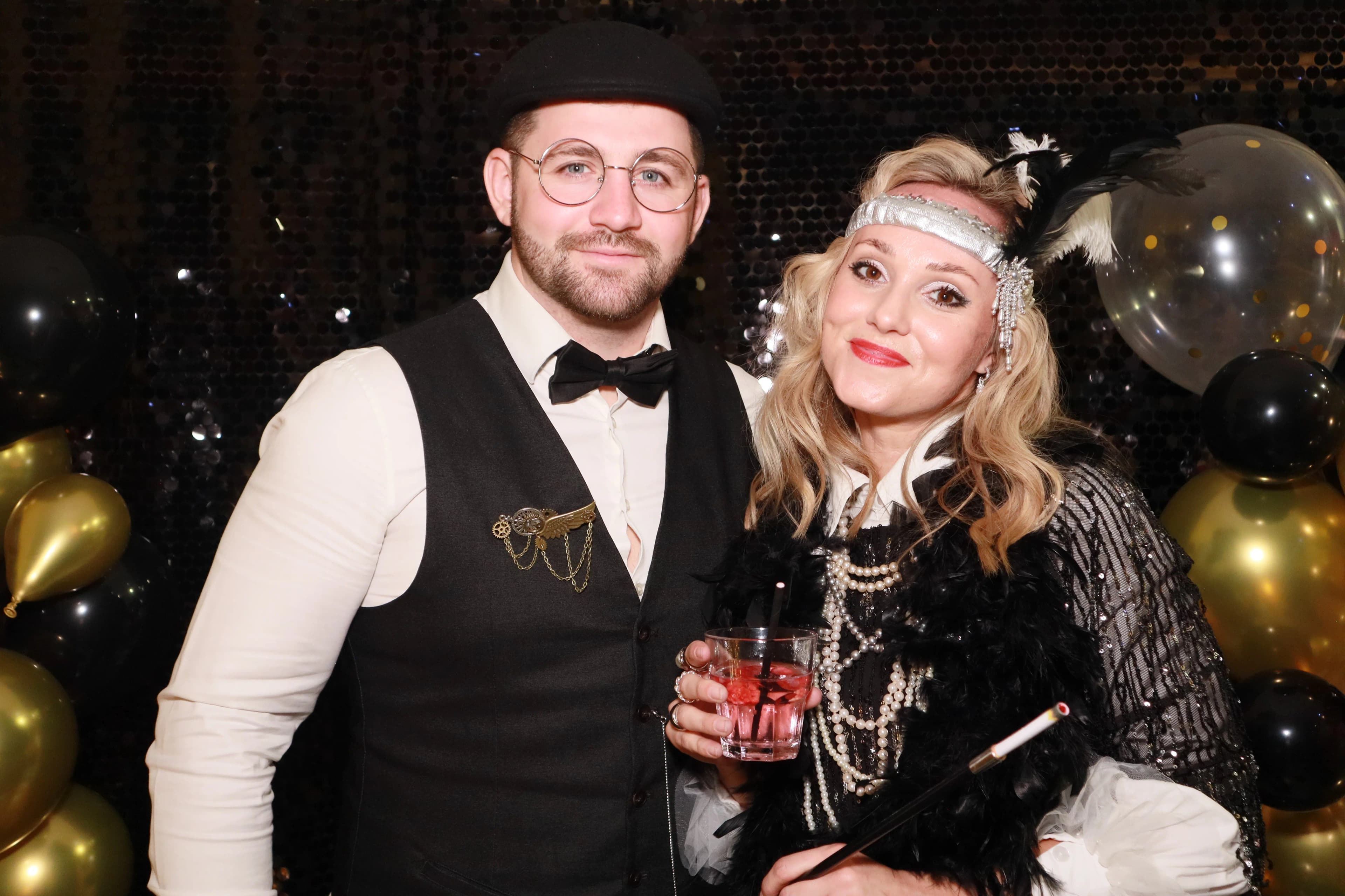 Elegantna zabava z Gatsby rekviziti